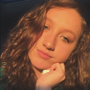 Meet your Posher, Lola